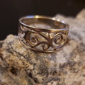 Silver scroll ring